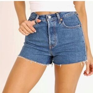Levi’s RibCage Size 26 Denim Blue Women's Shorts!!